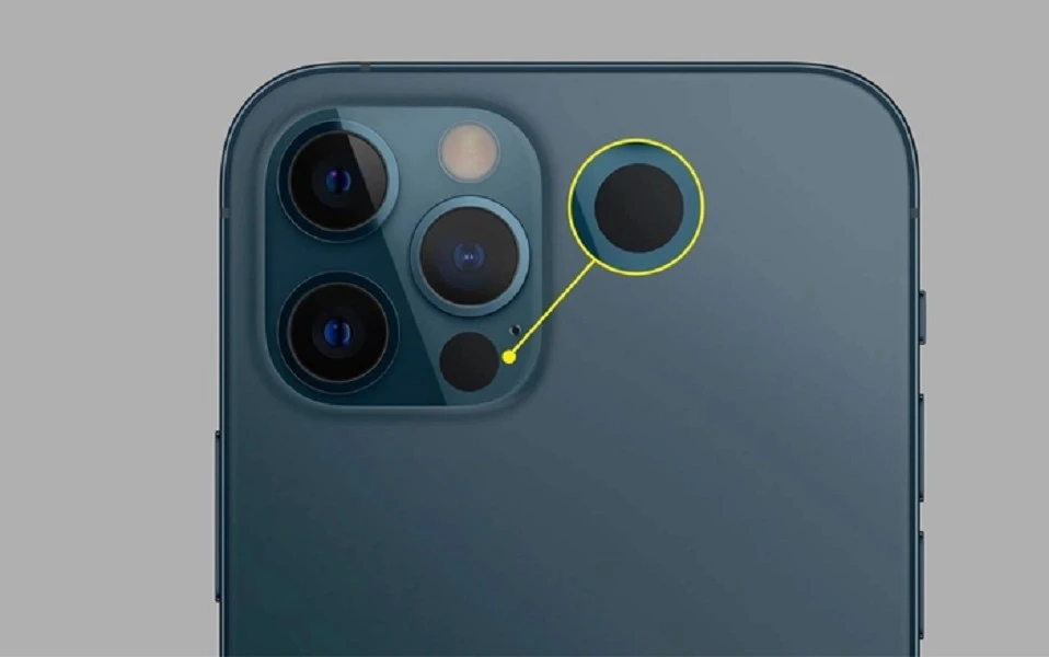 Lỗ tròn dưới camera iPhone Pro là gì khiến ai cũng tò mò?