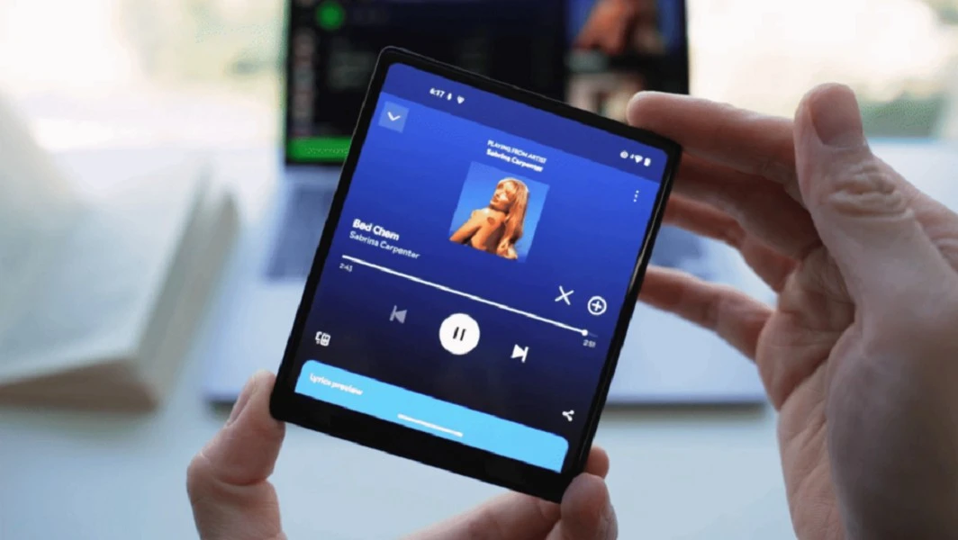 Điện thoại vuông lạ, camera lật, miễn phí AI toàn cầu