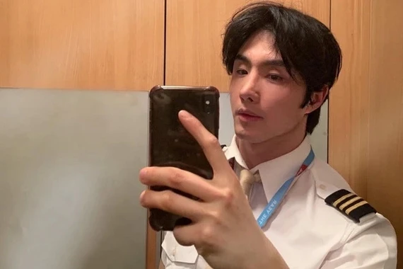 Người được khen là phi công điển trai nhất Hàn Quốc