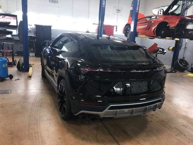Chồng siêu mẫu Ngọc Thạch chi vài chục tỷ tậu Lamborghini Urus - Hình 3 Chong sieu mau Ngoc Thach chi vai chuc ty tau Lamborghini Urus-Hinh-3
