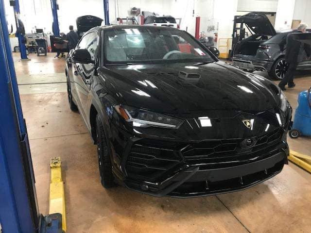 Chồng siêu mẫu Ngọc Thạch chi vài chục tỷ tậu Lamborghini Urus - Hình 2 Chong sieu mau Ngoc Thach chi vai chuc ty tau Lamborghini Urus-Hinh-2