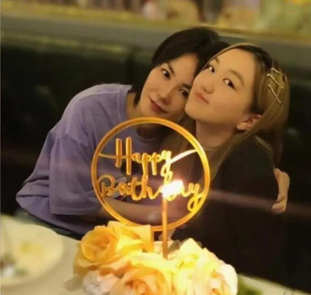 Con gái Vương Phi tiêu xài hoang phí, học tập cực kém - Hình 6 Con gai Vuong Phi tieu xai hoang phi, hoc tap cuc kem-Hinh-6