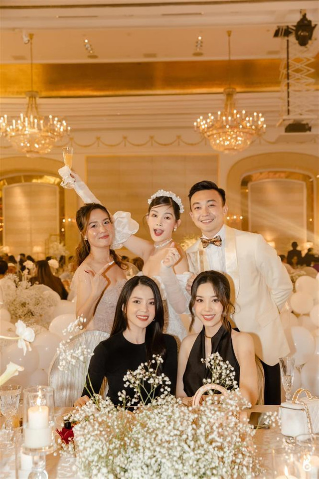 Lộ diện mỹ nhân bắt được hoa cưới Lê Âu Ngân Anh - Hình 6 Lo dien my nhan bat duoc hoa cuoi Le Au Ngan Anh-Hinh-6