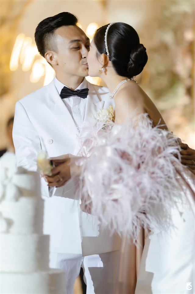 Lộ diện mỹ nhân bắt được hoa cưới Lê Âu Ngân Anh - Hình 2 Lo dien my nhan bat duoc hoa cuoi Le Au Ngan Anh-Hinh-2