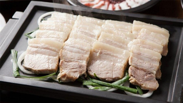 Luộc thịt chớ bỏ 3 loại gia vị này vào cùng kẻo hỏng hết - Hình 2 Luoc thit cho bo 3 loai gia vi nay vao cung keo hong het-Hinh-2