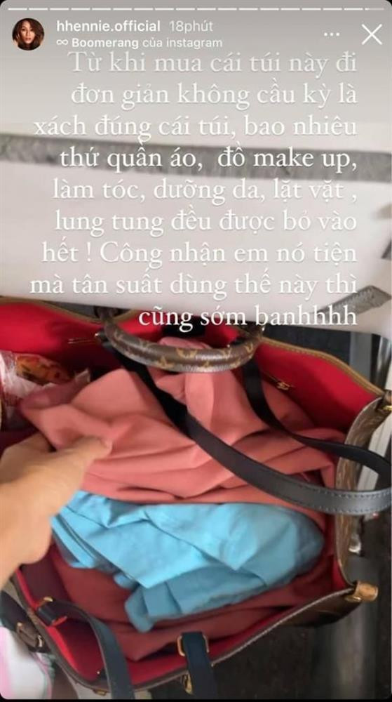 H'Hen Niê để mặc chị gái giặt chiếc túi 2000 USD như giặt giẻ lau - Hình 2 H'Hen Nie de mac chi gai giat chiec tui 2000 USD nhu giat gie lau-Hinh-2
