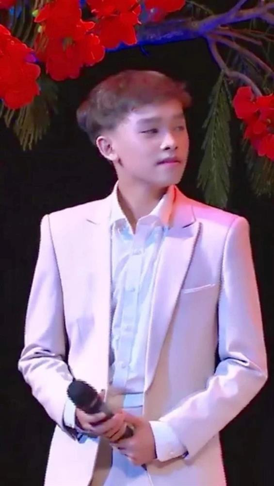 Hồ Văn Cường tiết kiệm nhất showbiz dù cát-xê 200 triệu/show? - Hình 6 Ho Van Cuong tiet kiem nhat showbiz du cat-xe 200 trieu/show?-Hinh-6