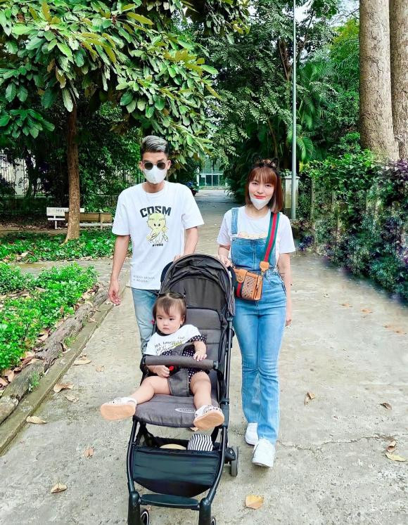 Mạc Văn Khoa đưa con đi sở thú, biểu cảm nhóc tỳ siêu cute - Hình 7 Mac Van Khoa dua con di so thu, bieu cam nhoc ty sieu cute-Hinh-7
