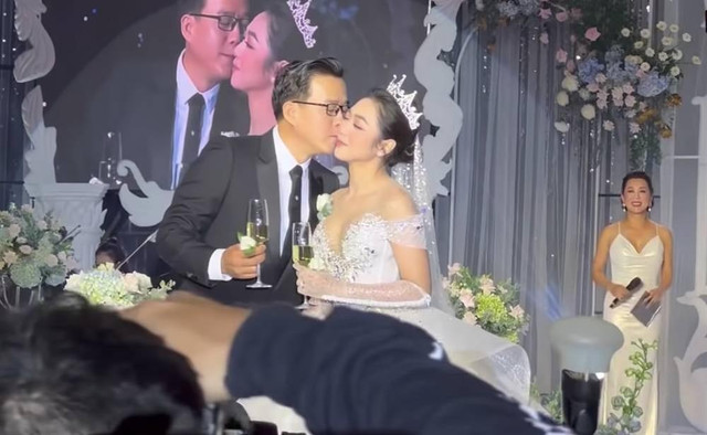 'Vua cá Koi' để tài sản cho vợ cũ, Hà Thanh Xuân phản ứng gì? 'Vua ca Koi' de tai san cho vo cu, Ha Thanh Xuan phan ung gi?