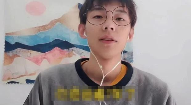 Ông bố U40 gây sốt "gương mặt học sinh, tuổi phụ huynh" Ong bo U40 gay sot