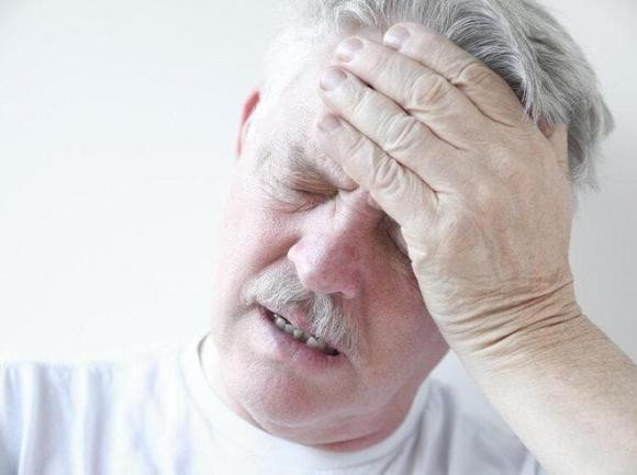 9 triệu chứng cảnh báo "lượng máu cung cấp lên não không đủ" - Hình 2 9 trieu chung canh bao