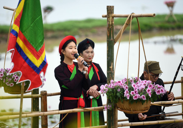 Không khí chợ Tết xưa - nay tại phố đi bộ Hà Nội - Hình 19 Khong khi cho Tet xua - nay tai pho di bo Ha Noi-Hinh-19
