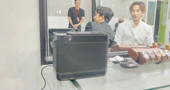 Trấn Thành đi ghi hình, quản lý xỉa xói: 'Còn hơn đi đẻ'? Tran Thanh di ghi hinh, quan ly xia xoi: 'Con hon di de'?