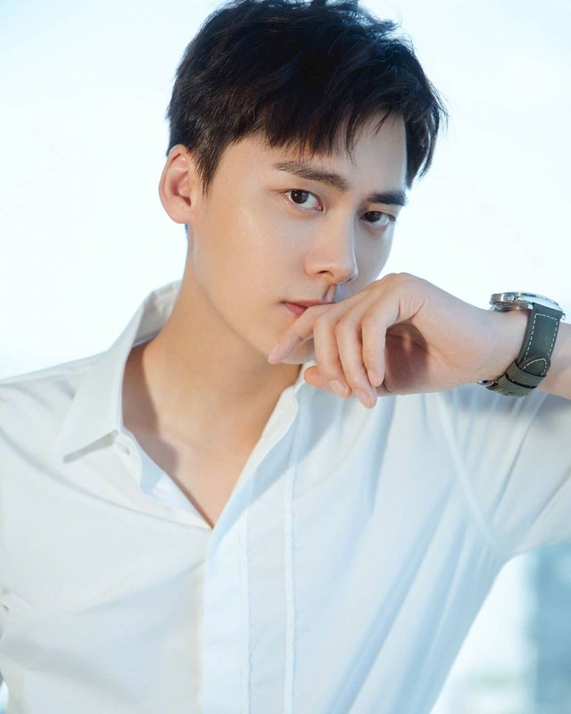 Bê bối sex lật đổ đế chế nam thần thao túng showbiz Trung Quốc - Hình 2 Be boi sex lat do de che nam than thao tung showbiz Trung Quoc-Hinh-2