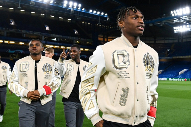 AC Milan x Off-White và 4 màn collab ấn tượng nhất lịch sử bóng đá AC Milan x Off-White va 4 man collab an tuong nhat lich su bong da