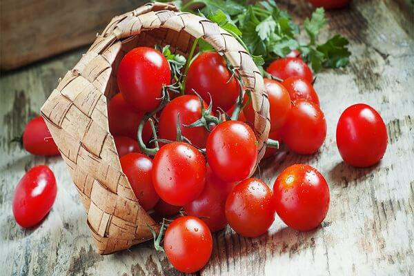 Ai hay ăn cà chua sống nhất định phải biết điều này Ai hay an ca chua song nhat dinh phai biet dieu nay