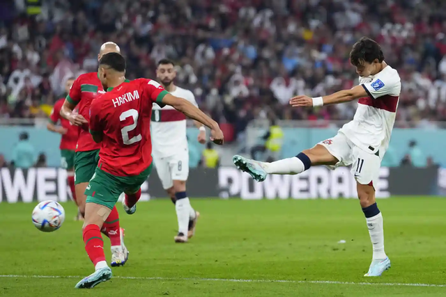 Bồ Đào Nha 0-1 Morocco: Nước mắt đã rơi trên gò má Ronaldo Bo Dao Nha 0-1 Morocco: Nuoc mat da roi tren go ma Ronaldo