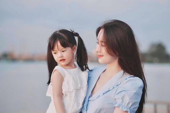 'Tiểu mỹ nhân' nhà hoa hậu Đặng Thu Thảo khiến cả dàn Hậu xuýt xoa - Hình 4 'Tieu my nhan' nha hoa hau Dang Thu Thao khien ca dan Hau xuyt xoa-Hinh-4