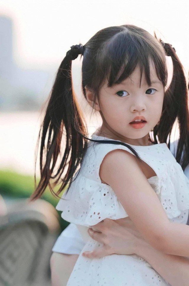 'Tiểu mỹ nhân' nhà hoa hậu Đặng Thu Thảo khiến cả dàn Hậu xuýt xoa - Hình 5 'Tieu my nhan' nha hoa hau Dang Thu Thao khien ca dan Hau xuyt xoa-Hinh-5