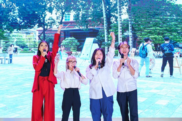 "Lên trăng" cùng sự kiện chào tân sinh viên trường Báo - Hình 5 "Lên trăng" cùng sự kiện chào tân sinh viên trường Báo ảnh 5