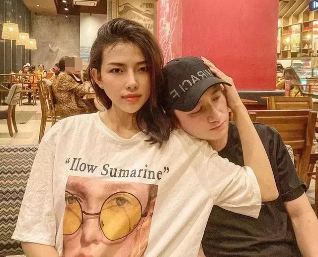 Vợ Phan Mạnh Quỳnh "bầu vượt mặt" vẫn chuộng đồ gợi cảm - Hình 4 Vo Phan Manh Quynh
