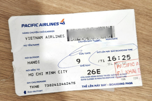 300 cuốn truyện, vé máy bay gặp bạn trai cũ và khoản chi - Hình 3 300 cuon truyen, ve may bay gap ban trai cu va khoan chi-Hinh-3