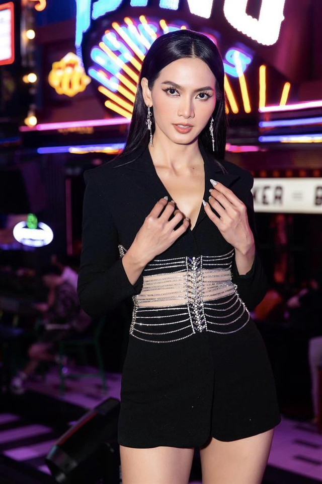 Anh Thư "mặc lại váy" Đông Nhi, bị con trai 1m84 chiếm spotlight Anh Thu