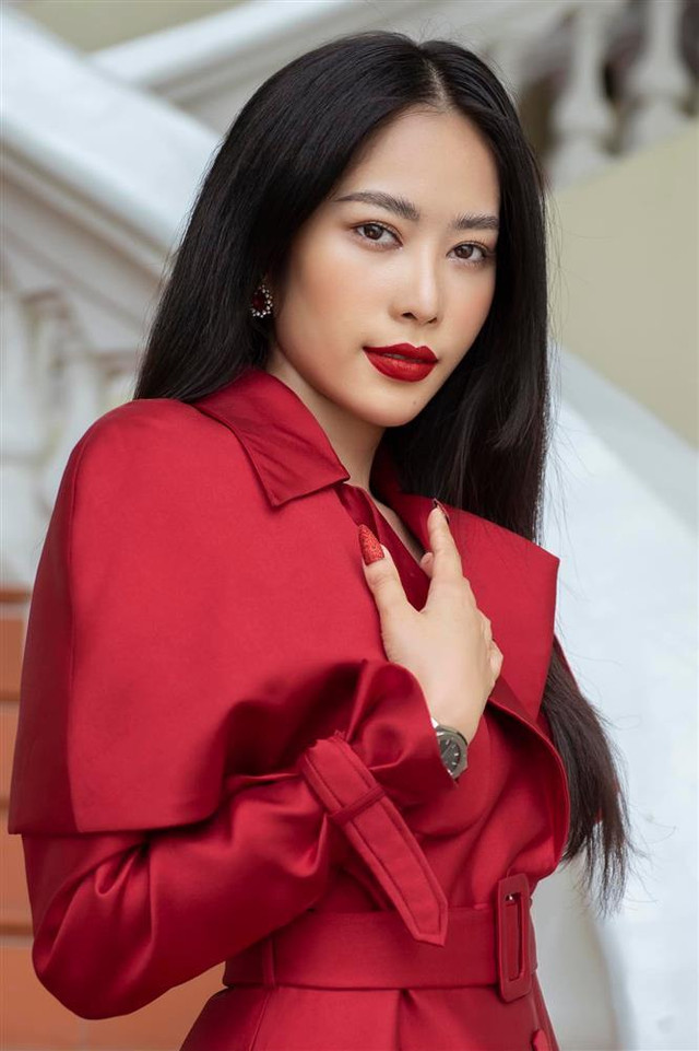 Dân mạng 'bóc mẽ' Nam Em hát sai âm ngữ be bét Dan mang 'boc me' Nam Em hat sai am ngu be bet