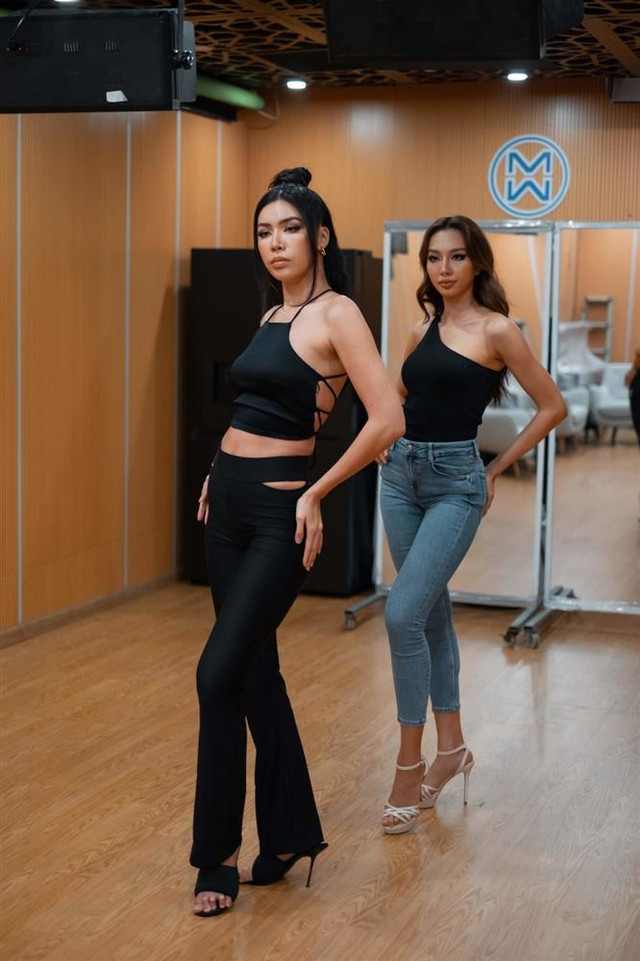 Đụng hàng 'học trò' Thùy Tiên, Minh Tú mất điểm vì mỡ nách - Hình 11 Dung hang 'hoc tro' Thuy Tien, Minh Tu mat diem vi mo nach-Hinh-11