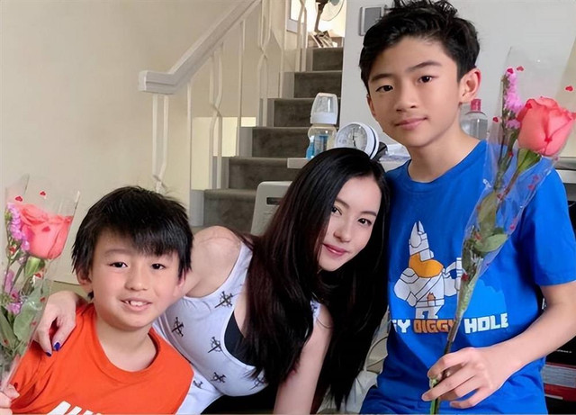 Trương Bá Chi mừng sinh nhật con, Tạ Đình Phong không một lời - Hình 7 Truong Ba Chi mung sinh nhat con, Ta Dinh Phong khong mot loi-Hinh-7