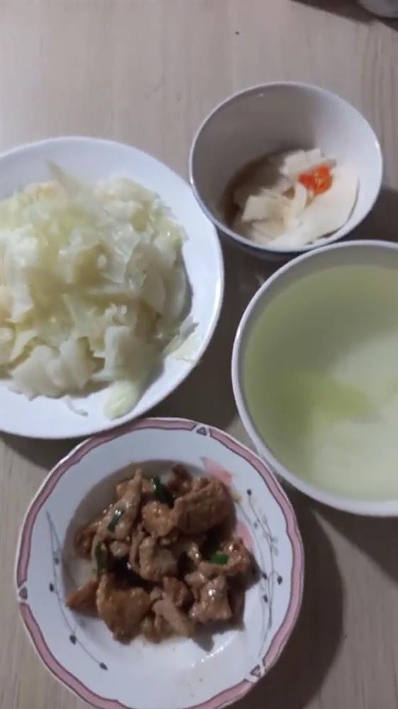 Cô nàng đi chợ mua 5k thịt, nấu được bữa cơm 5 người - Hình 5 Co nang di cho mua 5k thit, nau duoc bua com 5 nguoi-Hinh-5