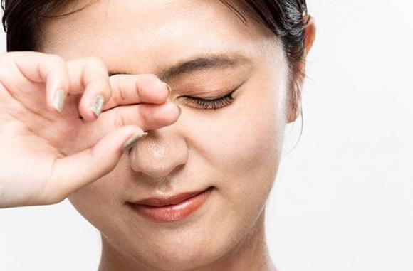 Mắt bị giật là dấu hiệu cảnh báo căn bệnh nguy hiểm này - Hình 2 Mat bi giat la dau hieu canh bao can benh nguy hiem nay-Hinh-2