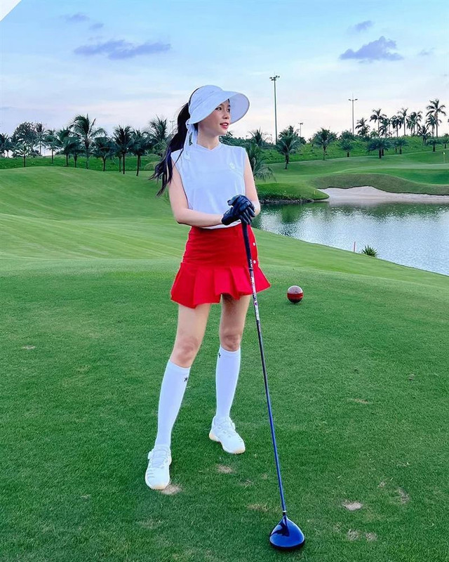Sam trước ngày "chốt đơn": Đi đánh golf như trình diễn thời trang - Hình 10 Sam truoc ngay