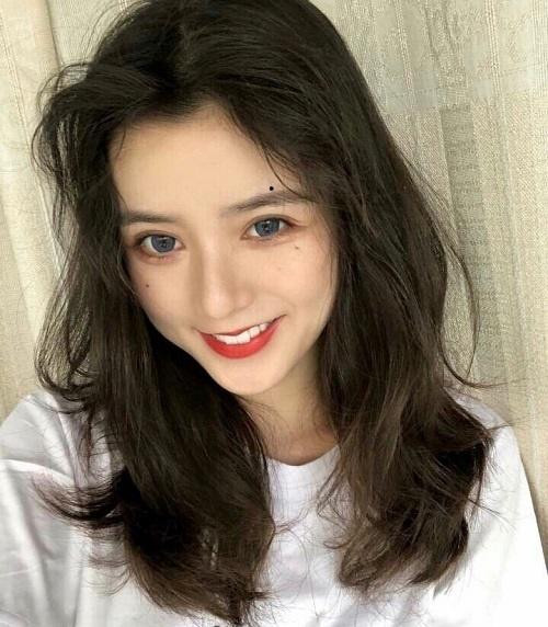 Gương mặt có 6 nốt ruồi, ngồi im cũng vướng thị phi - Hình 2 Guong mat co 6 not ruoi, ngoi im cung vuong thi phi-Hinh-2