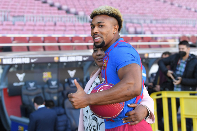 Thân hình cơ bắp của Adama Traore - Hình 6 Than hinh co bap cua Adama Traore-Hinh-6
