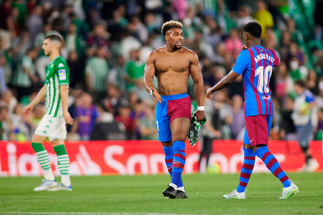 Thân hình cơ bắp của Adama Traore - Hình 3 Than hinh co bap cua Adama Traore-Hinh-3