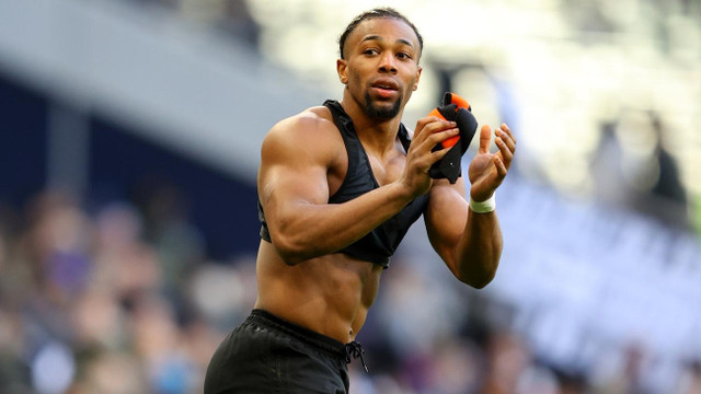 Thân hình cơ bắp của Adama Traore - Hình 5 Than hinh co bap cua Adama Traore-Hinh-5