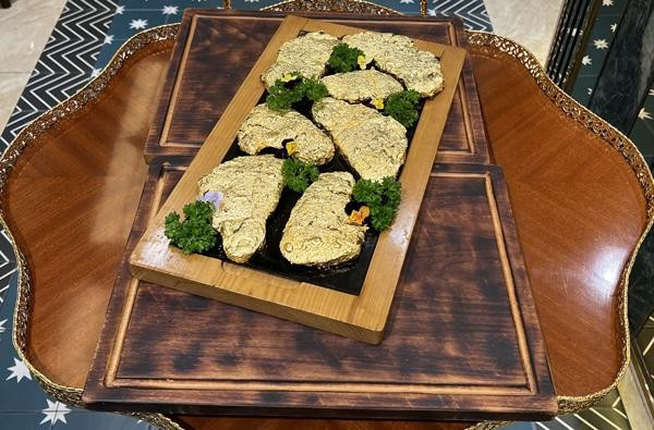 Thực hư 1kg thịt bò dát vàng giá 30 triệu làm quà biếu Tết Thuc hu 1kg thit bo dat vang gia 30 trieu lam qua bieu Tet