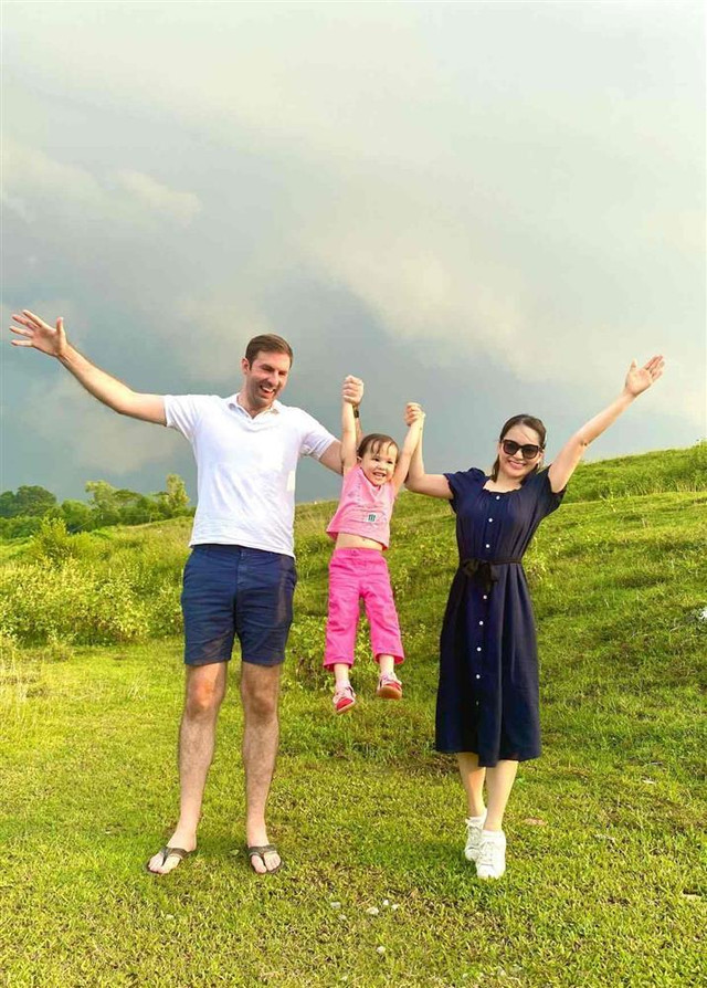 Những nàng dâu ghê gớm: Người biếu đồ hết hạn cho bố chồng - Hình 6 Nhung nang dau ghe gom: Nguoi bieu do het han cho bo chong-Hinh-6