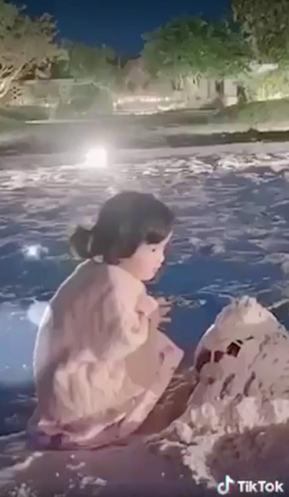 Trường Giang khoe khoảnh khắc "cưng xỉu" của con gái khi chơi cùng - Hình 7 Truong Giang khoe khoanh khac