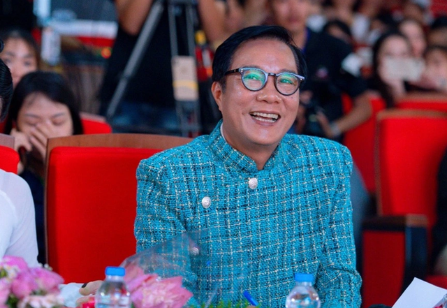 NSND Trọng Trinh tiết lộ chuyện làm bố chồng ở ngoài đời - Hình 2 NSND Trong Trinh tiet lo chuyen lam bo chong o ngoai doi-Hinh-2