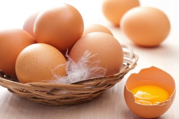 Nhiều người kiêng trứng khi bị sốt xuất huyết, điều này đúng không? Nhieu nguoi kieng trung khi bi sot xuat huyet, dieu nay dung khong?
