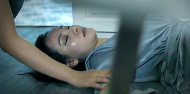 Hậu trường làm xác chết của diễn viên đóng cảnh nóng táo bạo - Hình 4 Hau truong lam xac chet cua dien vien dong canh nong tao bao-Hinh-4
