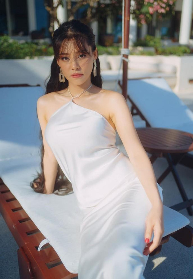 Vẻ gợi cảm của Bùi Lan Hương đóng Khánh Ly trong "Em và Trịnh" - Hình 19 Ve goi cam cua Bui Lan Huong dong Khanh Ly trong