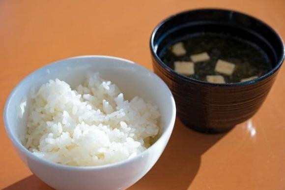 Quy tắc ăn cơm đúng để giảm cân như người Nhật - Hình 3 Quy tac an com dung de giam can nhu nguoi Nhat-Hinh-3