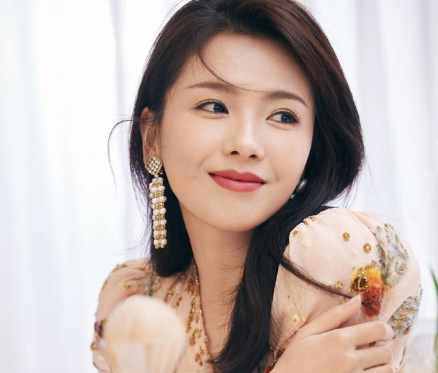 Nữ diễn viên bẽ bàng vì lấy chồng giàu - Hình 13 Nu dien vien be bang vi lay chong giau-Hinh-13