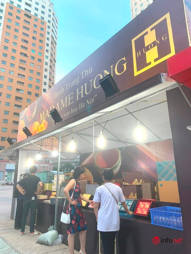 Bánh trung thu tăng giá nhẹ, khách mua sớm, nhiều loại hết hàng - Hình 4 Banh trung thu tang gia nhe, khach mua som, nhieu loai het hang-Hinh-4