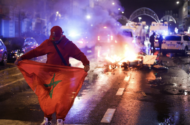 Bạo loạn ở Brussels sau khi Bỉ thua Maroc tại World Cup 2022 Bao loan o Brussels sau khi Bi thua Maroc tai World Cup 2022