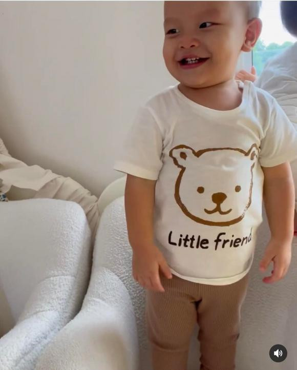 Nghe Lisa nhà Hà Hồ gọi ba về nhà, Kim Lý có chịu nổi chăng? - Hình 7 Nghe Lisa nha Ha Ho goi ba ve nha, Kim Ly co chiu noi chang?-Hinh-7