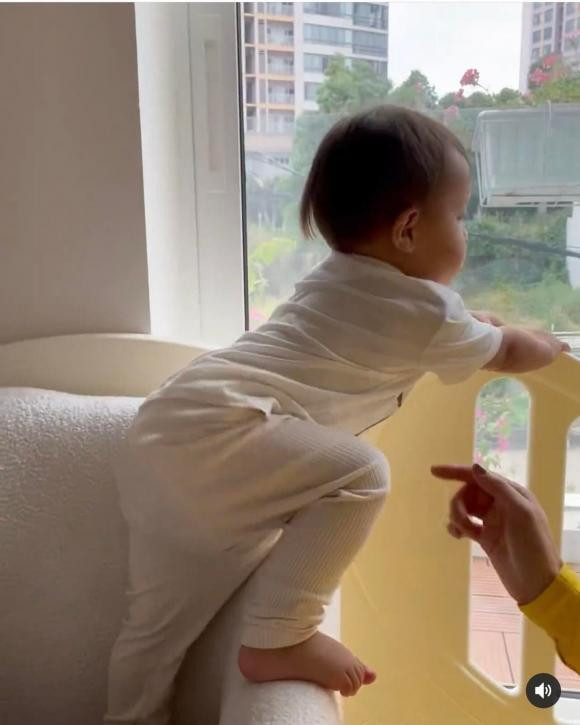 Nghe Lisa nhà Hà Hồ gọi ba về nhà, Kim Lý có chịu nổi chăng? - Hình 4 Nghe Lisa nha Ha Ho goi ba ve nha, Kim Ly co chiu noi chang?-Hinh-4
